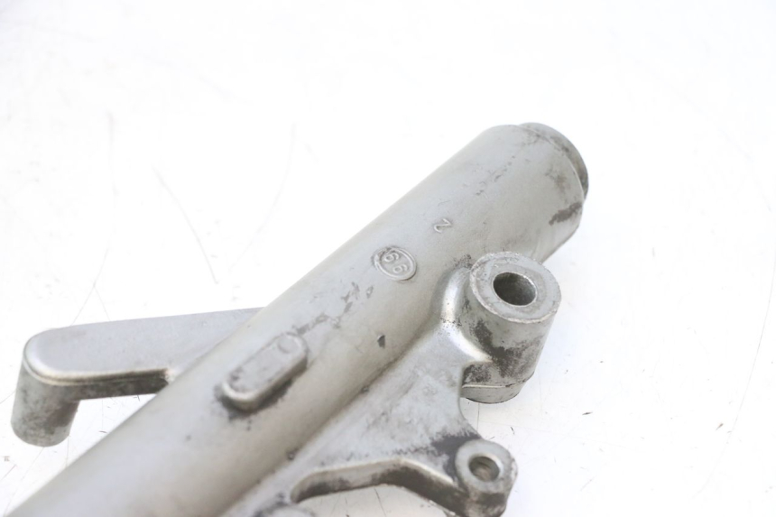 photo de STANDROHR LINK YAMAHA YP MAJESTY 125 (1998 - 2001) - Details der Befestigungspunkte