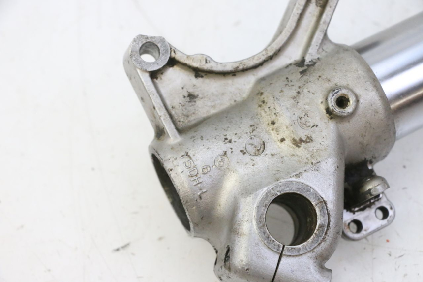 photo de STANDROHR LINK YAMAHA YZ 125 (1998 - 2005) - Details der Befestigungspunkte