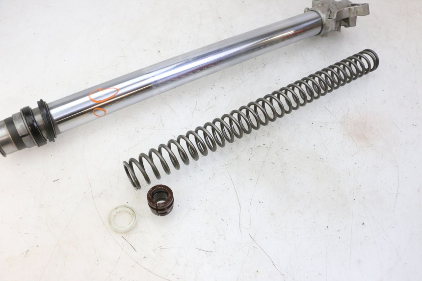 photo de STANDROHR LINK YAMAHA YZ 125 (1998 - 2005) - Oberflächenzustand und Material