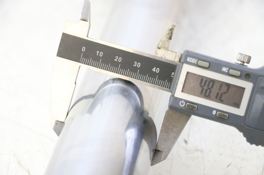 photo de STANDROHR LINK YAMAHA YZF YZ-F 450 (2014 - 2016) - Zoom auf Gebrauchszustand