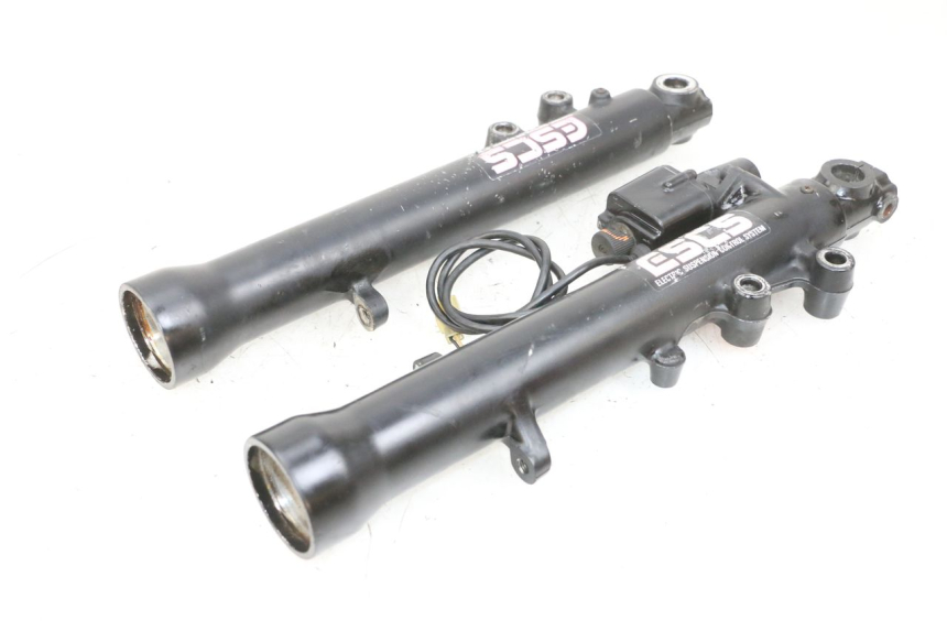 photo de STANDROHR KAWASAKI GPX R WARBIRD 600 (1988 - 1993) - Charakteristische Merkmale