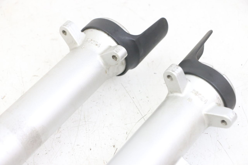 photo de STANDROHR SUZUKI GS GSE 500 (2001 - 2003) - Details der Befestigungspunkte