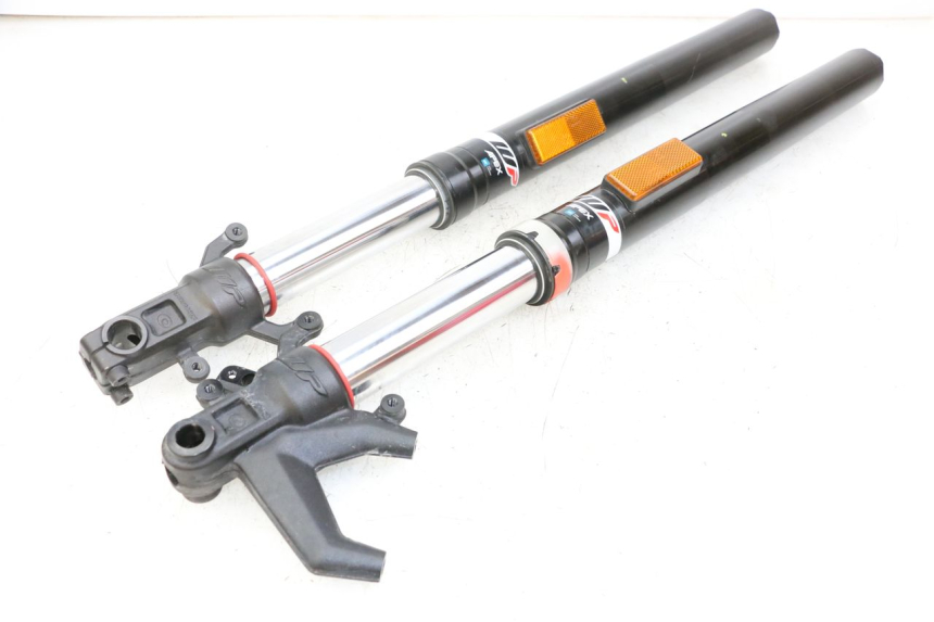 photo de STANDROHR HUSQVARNA SVARTPILEN 401 (2018 - 2023) - Hauptansicht