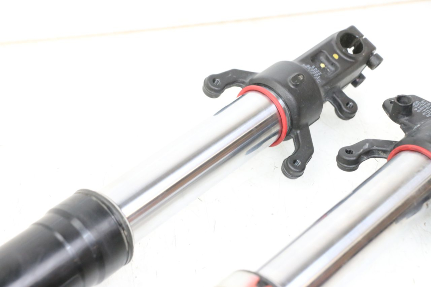 photo de STANDROHR HUSQVARNA SVARTPILEN 401 (2018 - 2023) - Technische Nahaufnahme