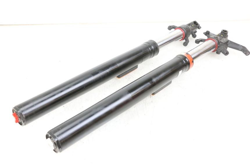 photo de STANDROHR HUSQVARNA SVARTPILEN 401 (2018 - 2023) - Oberflächenzustand und Material