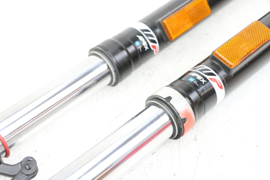 photo de STANDROHR HUSQVARNA SVARTPILEN 401 (2018 - 2023) - Kennzeichnungen und Originalreferenzen