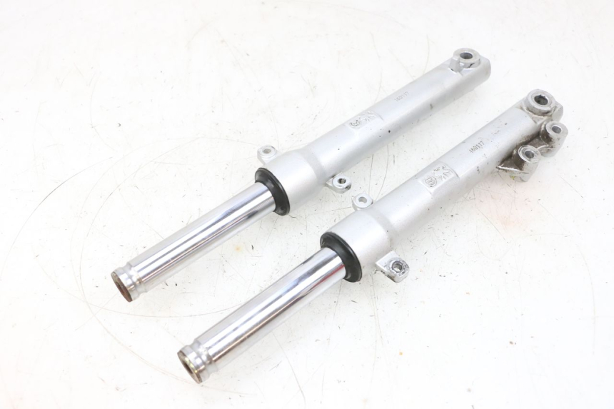 photo de STANDROHR PEUGEOT KISBEE 2T 50 (2010 - 2017) - Zoom auf Gebrauchszustand