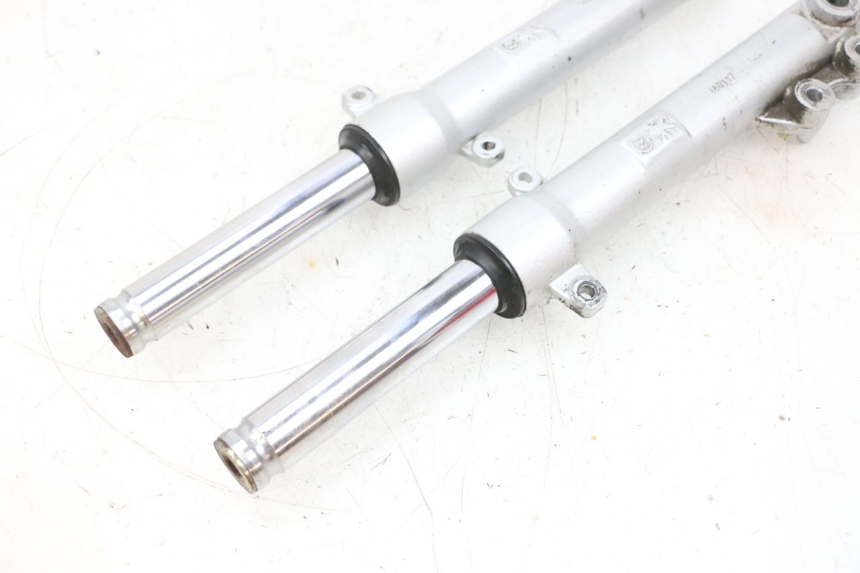 photo de STANDROHR PEUGEOT KISBEE 2T 50 (2010 - 2017) - Alternative Perspektive