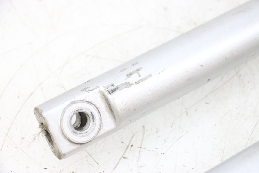 photo de STANDROHR PEUGEOT KISBEE 2T 50 (2010 - 2017) - Kennzeichnungen und Originalreferenzen