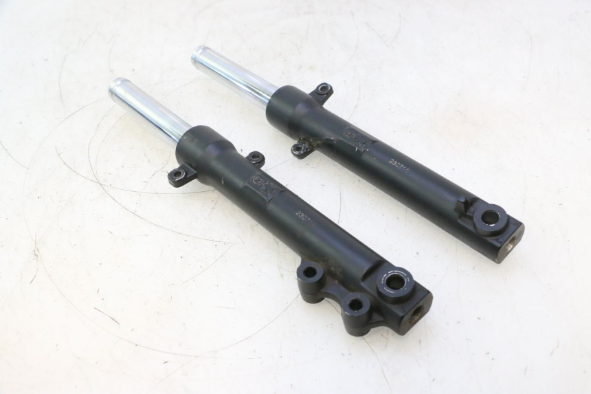 photo de STANDROHR PEUGEOT KISBEE 4T 50 (2023 - 2026) - Alternative Perspektive