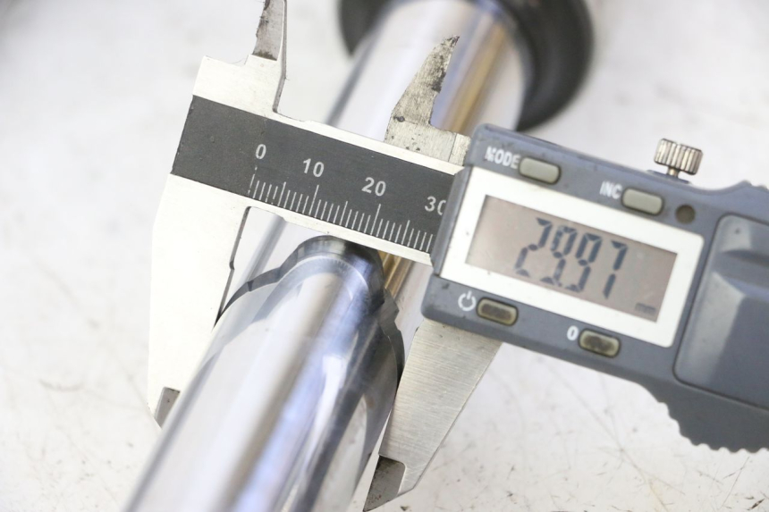 photo de STANDROHR PIAGGIO LIBERTY 125 (1998 - 2008) - Zoom auf Gebrauchszustand