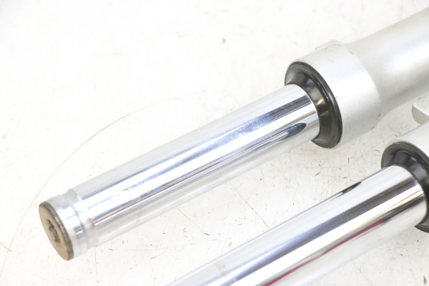 photo de STANDROHR KYMCO LIKE 125 (2009 - 2016) - Details der Befestigungspunkte