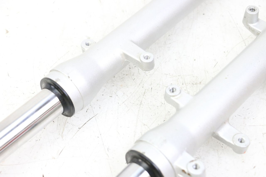 photo de STANDROHR LONGJIA SHARPY 125 (2020 - 2024) - Details der Befestigungspunkte