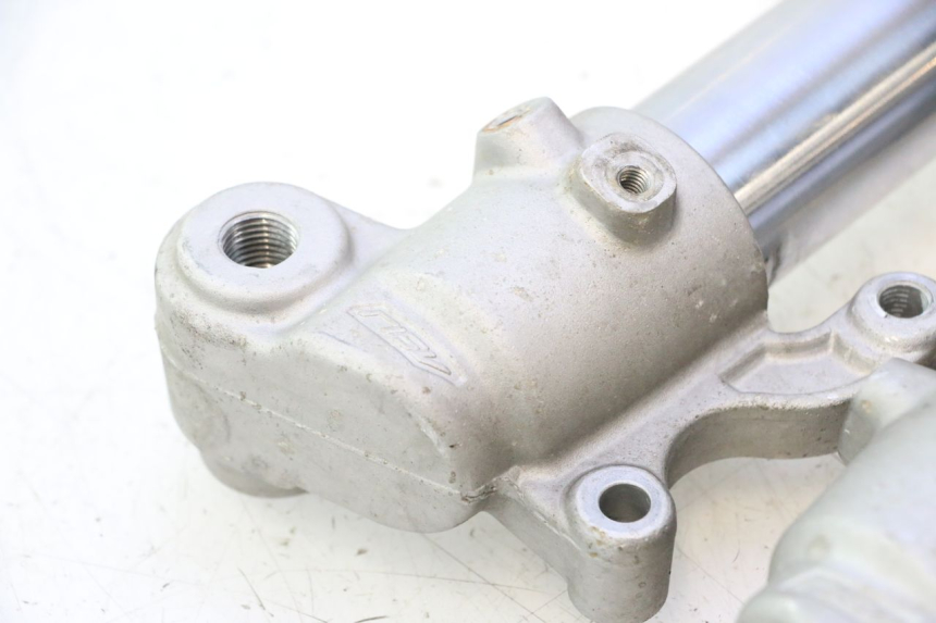 photo de STANDROHR RIEJU MRT PRO SUPERMOTARD 50 (2007 - 2018) - Details der Befestigungspunkte
