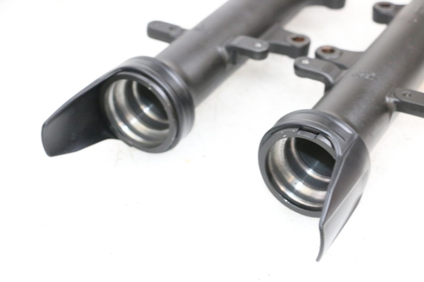 photo de STANDROHR YAMAHA MT-07 MT07 ABS 700 (2018 - 2020) - Details der Befestigungspunkte