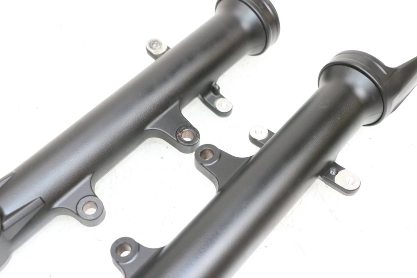 photo de STANDROHR YAMAHA MT-07 MT07 ABS 700 (2018 - 2020) - Kennzeichnungen und Originalreferenzen