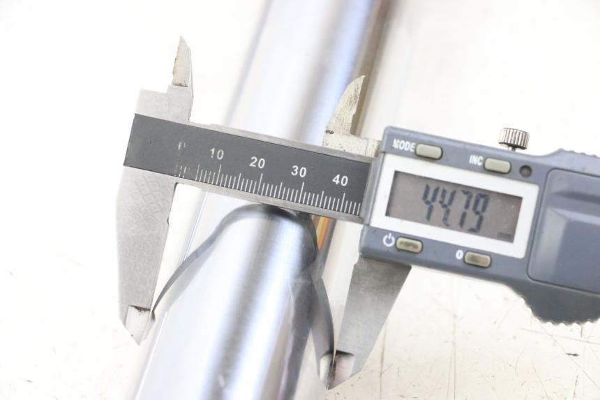 photo de STANDROHR MOTO GUZZI NORGE 8V GT 1200 (2011 - 2016) - Detailansicht des Bauteils