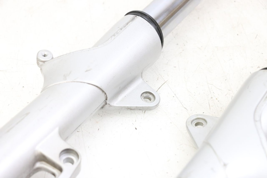 photo de STANDROHR MOTO GUZZI NORGE 8V GT 1200 (2011 - 2016) - Charakteristische Merkmale