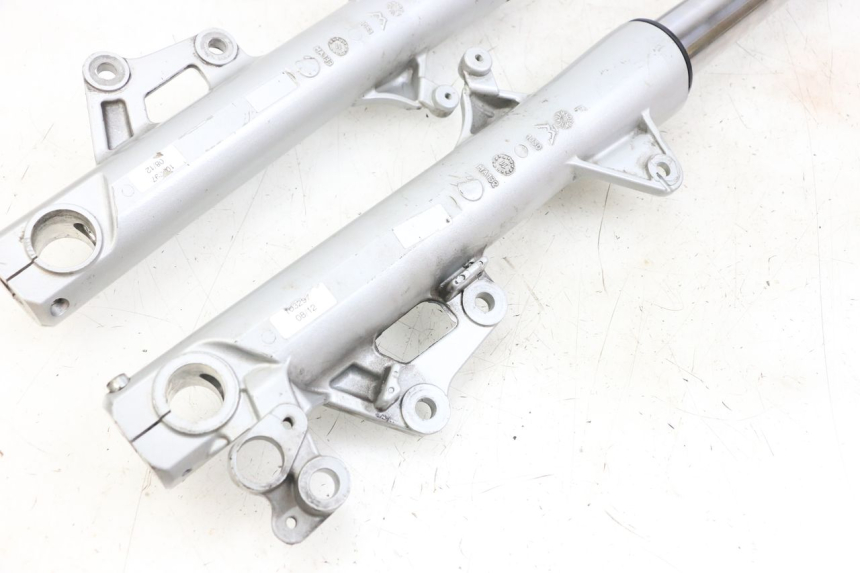 photo de STANDROHR MOTO GUZZI NORGE 8V GT 1200 (2011 - 2016) - Details der Befestigungspunkte