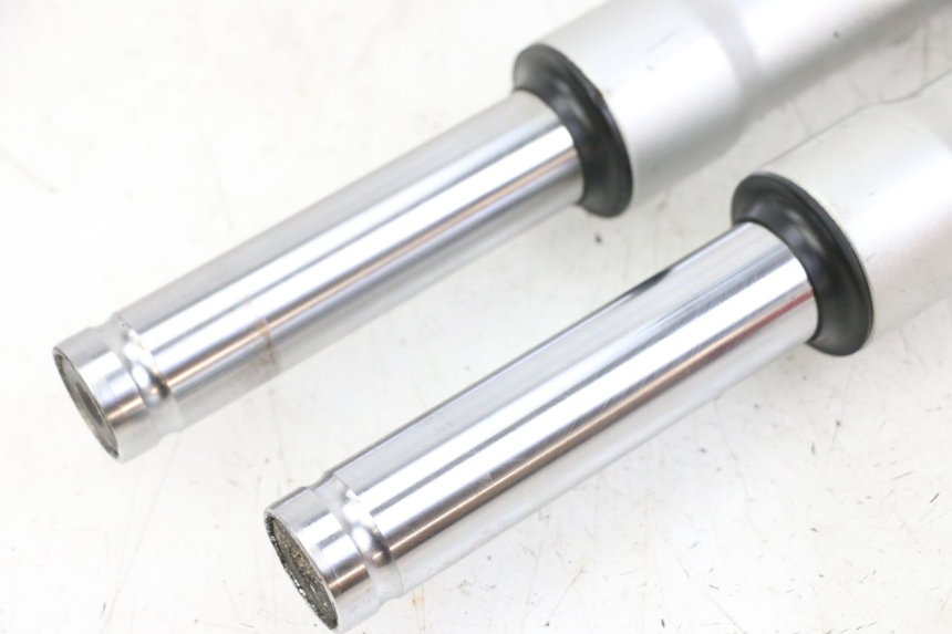 photo de STANDROHR PIAGGIO LIBERTY IGET 4T 50 (2021 - 2025) - Oberflächenzustand und Material