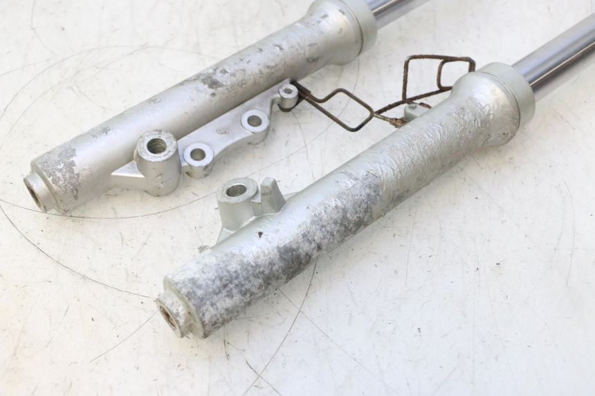 photo de STANDROHR YIYING RETRO 125 (2008 - 2018) - Details der Befestigungspunkte