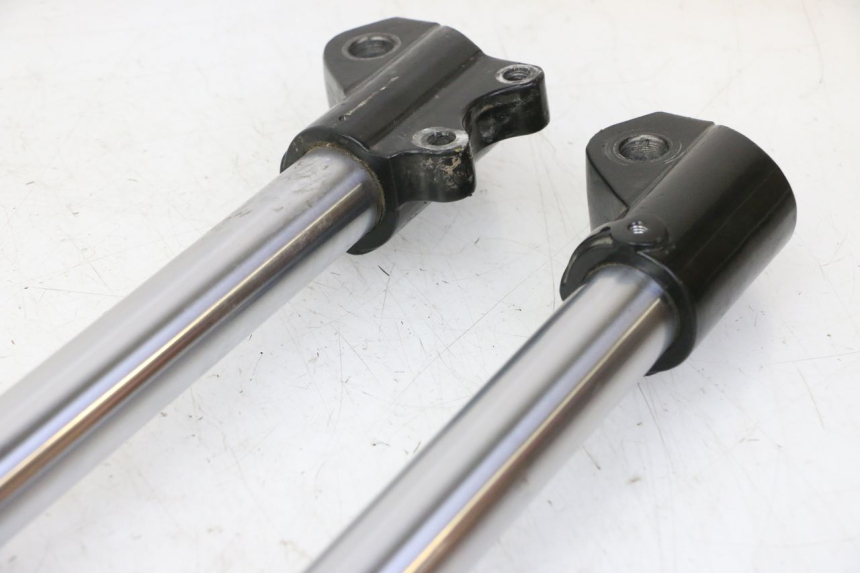 photo de GABELROHR APOLLO RFZ 150 - Details der Befestigungspunkte