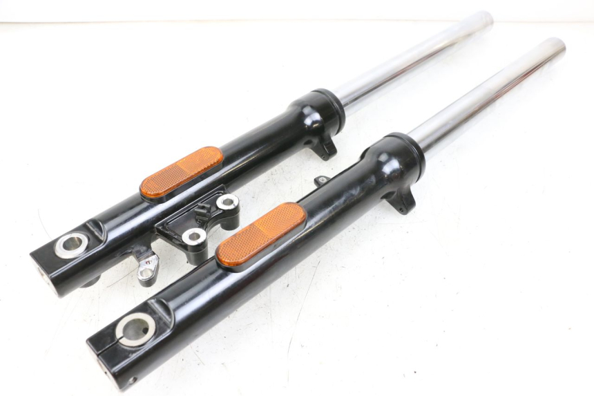 photo de STANDROHR ROYAL ENFIELD CONTINENTAL GT 650 (2019 - 2024) - Hauptansicht