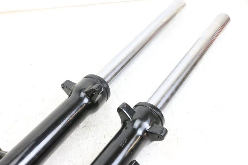 photo de STANDROHR ROYAL ENFIELD CONTINENTAL GT 650 (2019 - 2024) - Zoom auf Gebrauchszustand