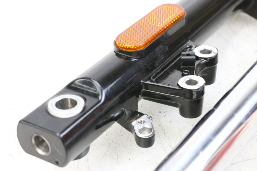 photo de STANDROHR ROYAL ENFIELD CONTINENTAL GT 650 (2019 - 2024) - Oberflächenzustand und Material