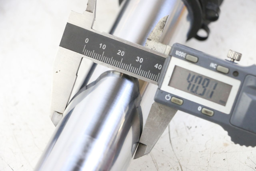 photo de STANDROHR ROYAL ENFIELD SCRAM 411 (2022 - 2024) - Detailansicht des Bauteils