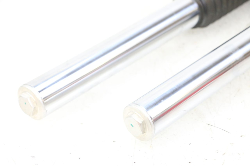 photo de STANDROHR ROYAL ENFIELD SCRAM 411 (2022 - 2024) - Zoom auf Gebrauchszustand