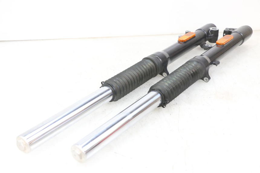 photo de STANDROHR ROYAL ENFIELD SCRAM 411 (2022 - 2024) - Alternative Perspektive