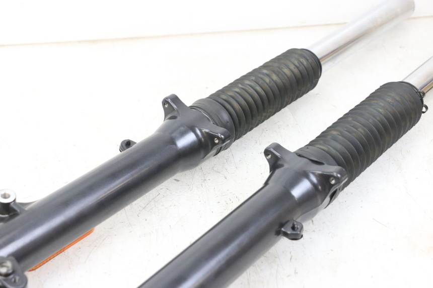 photo de STANDROHR ROYAL ENFIELD SCRAM 411 (2022 - 2024) - Gesamtansicht des Produkts