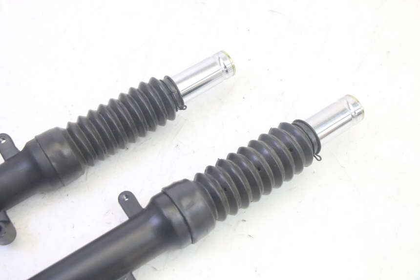 photo de STANDROHR JM MOTORS SANTANA EVO 50 (2024 - 2026) - Zoom auf Gebrauchszustand