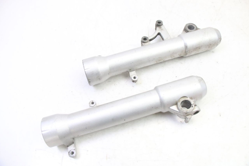 photo de STANDROHR PEUGEOT SATELIS 250 (2006 - 2012) - Detailansicht des Bauteils