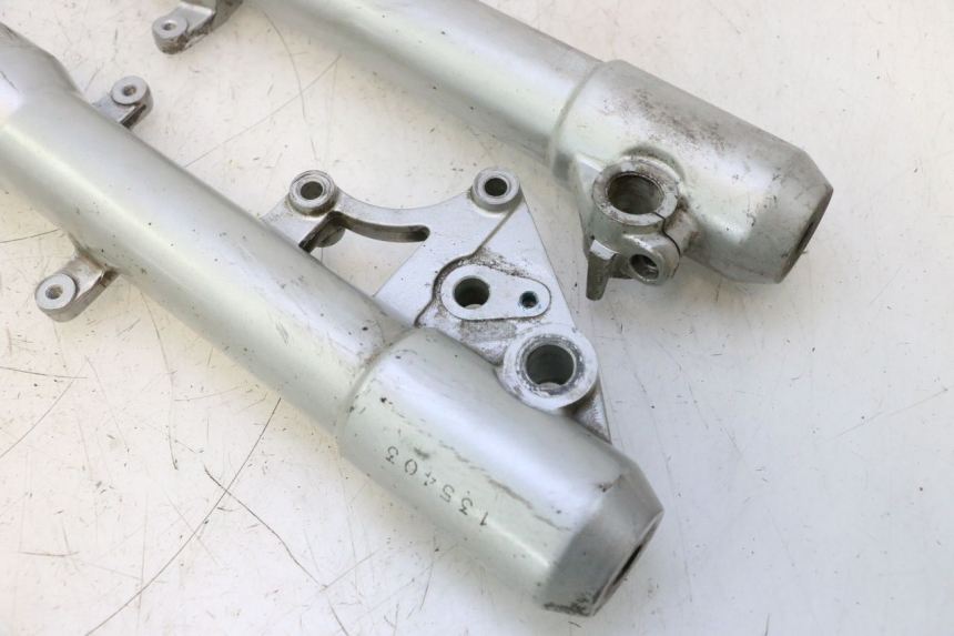 photo de STANDROHR PEUGEOT SATELIS 125 (2013 - 2018) - Fokus auf die Struktur