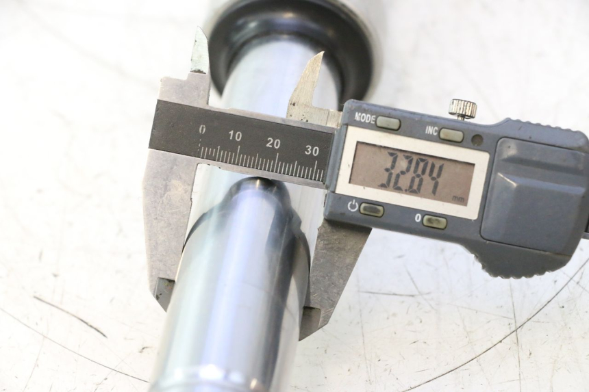 photo de STANDROHR HONDA SH 125 (2001 - 2003) - Geprüftes Gebrauchtteil
