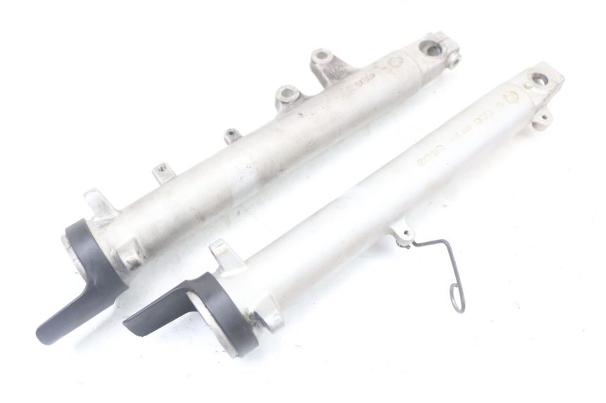 photo de STANDROHR SUZUKI GS F 500 (2004 - 2007) - Zoom auf Gebrauchszustand