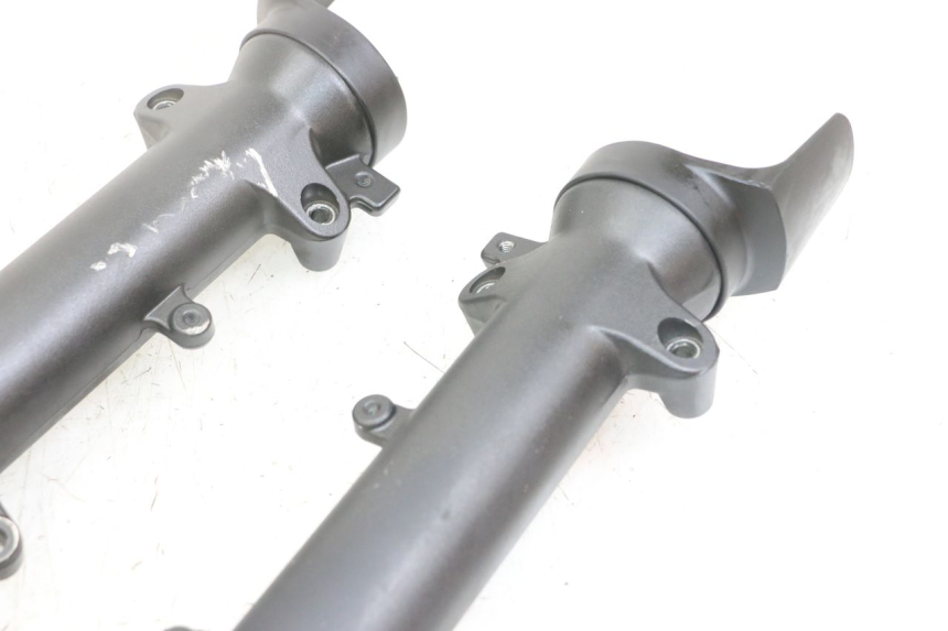 photo de STANDROHR SUZUKI GSX F GSXF 650 (2007 - 2015) - Details der Befestigungspunkte