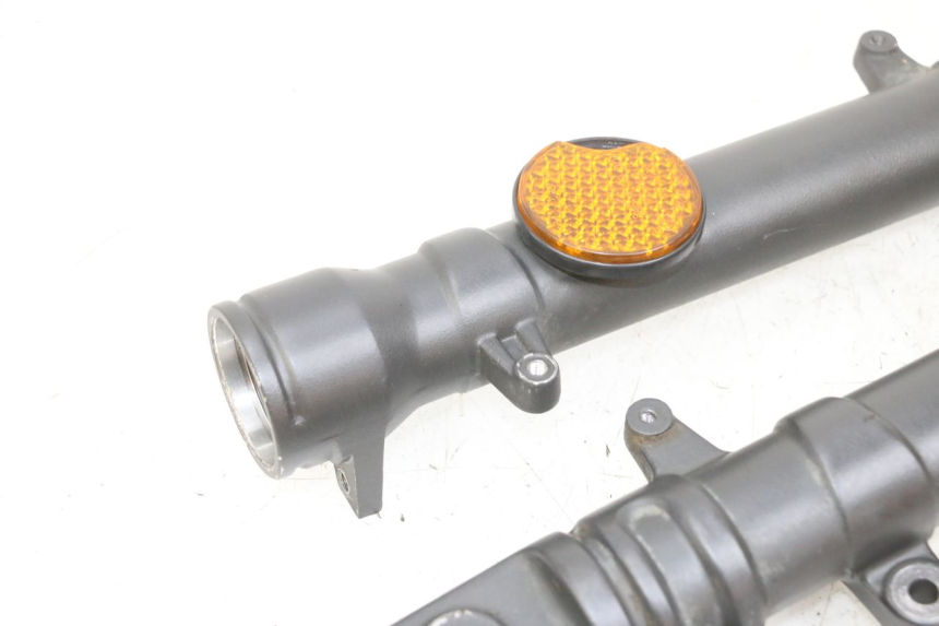 photo de STANDROHR YAMAHA TZR 50 (2008 - 2016) - Hochauflösende Nahaufnahme