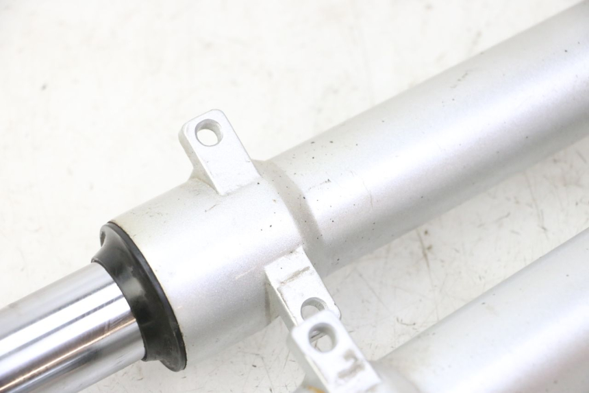 photo de STANDROHR PEUGEOT VIVACITY NEW 4T 50 (2008 - 2017) - Oberflächenzustand und Material