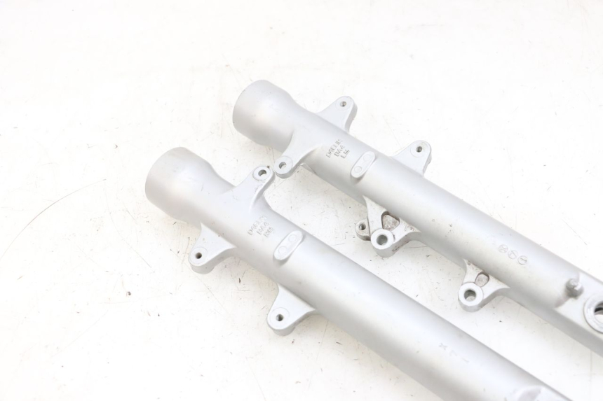 photo de STANDROHR DAELIM VJ ROADWIN FI 125 (2008 - 2017) - Details der Befestigungspunkte