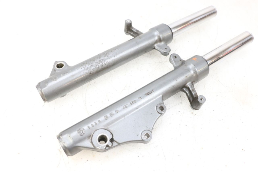 photo de GABELROHR YAMAHA XMAX X-MAX 125 (2006 - 2009) - Details der Befestigungspunkte