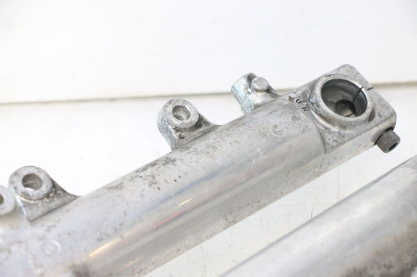 photo de STANDROHR YAMAHA XJR 1300 (1998 - 2002) - Details der Befestigungspunkte