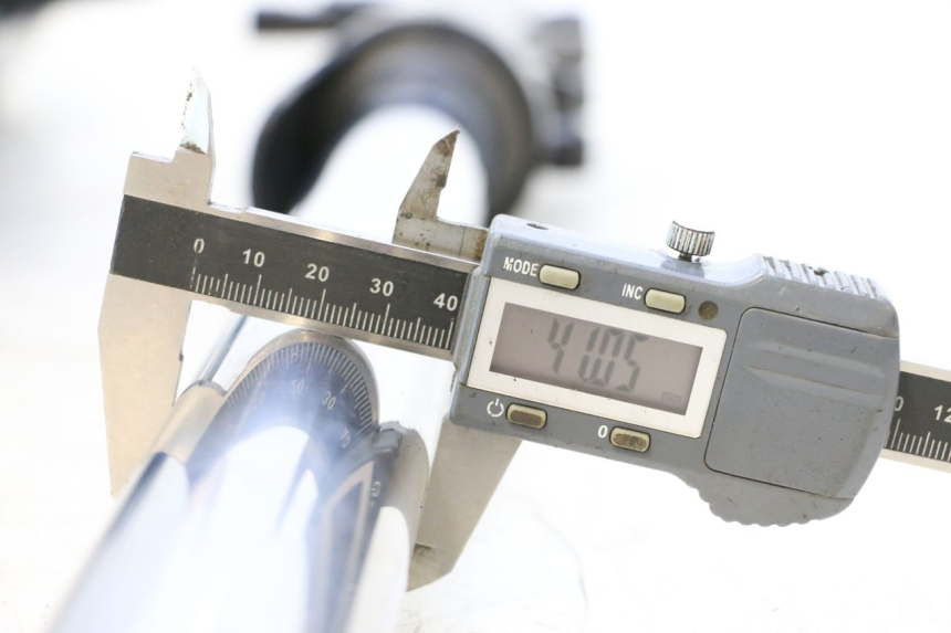 photo de STANDROHR YAMAHA XP T-MAX ABS 500 (2005 - 2005) - Zoom auf Komponenten