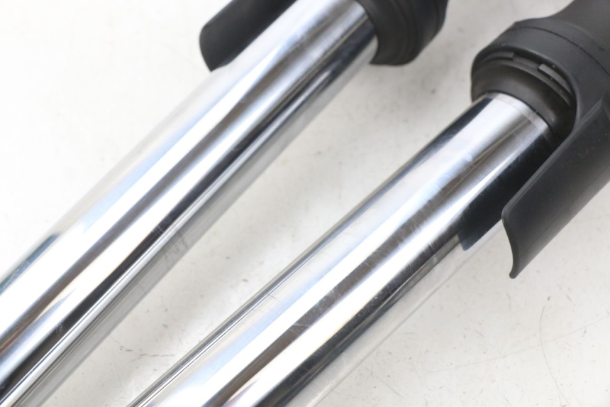 photo de STANDROHR YAMAHA XP T-MAX TMAX 500 (2008 - 2012) - Details der Befestigungspunkte