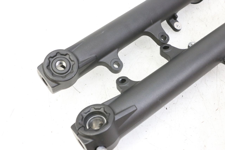 photo de STANDROHR YAMAHA TRACER 7 700 (2020 - 2024) - Charakteristische Merkmale