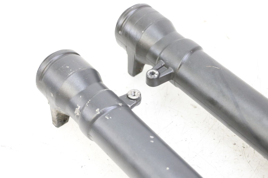 photo de STANDROHR YAMAHA TZR 50 (2008 - 2016) - Oberflächenzustand und Material