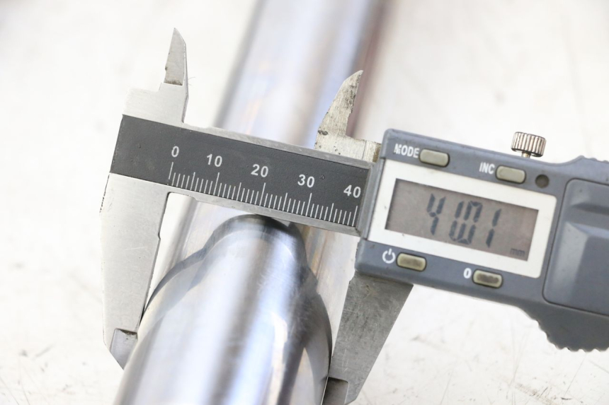 photo de STANDROHR YAMAHA XVS DRAG STAR DRAGSTAR 650 (1997 - 2007) - Zoom auf Gebrauchszustand