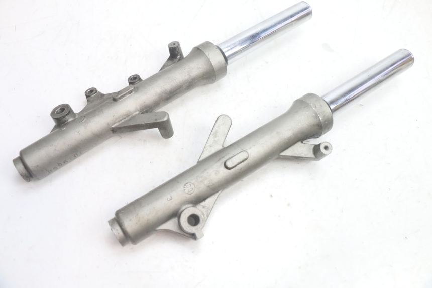 photo de STANDROHR YAMAHA YP MAJESTY 125 (1998 - 2001) - Oberflächenzustand und Material